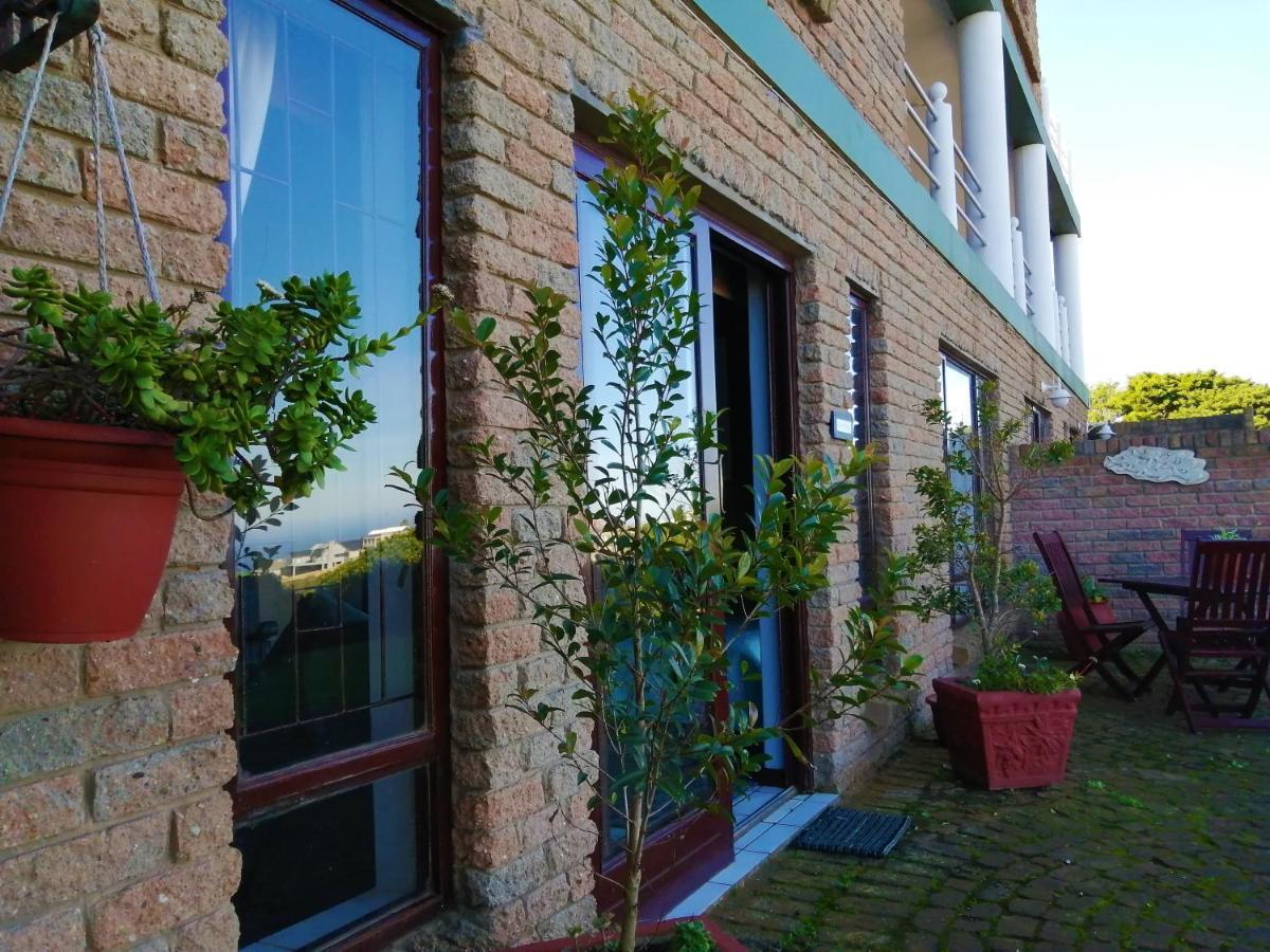 Amzee Bokmakierie Guest House Dana Bay Dış mekan fotoğraf