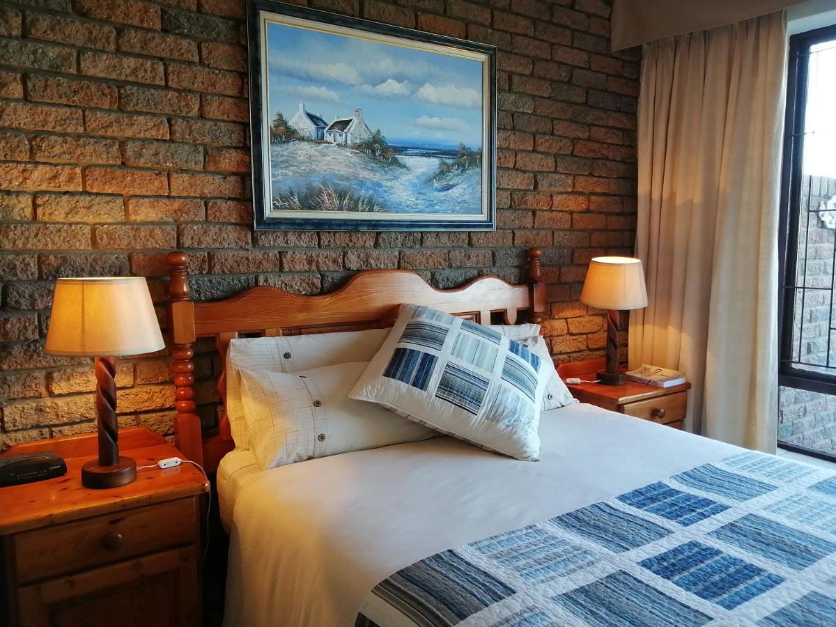 Amzee Bokmakierie Guest House Dana Bay Oda fotoğraf