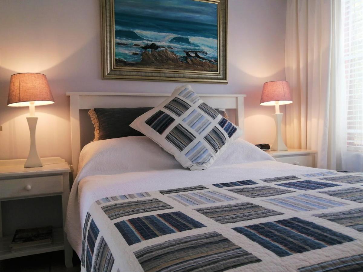 Amzee Bokmakierie Guest House Dana Bay Oda fotoğraf