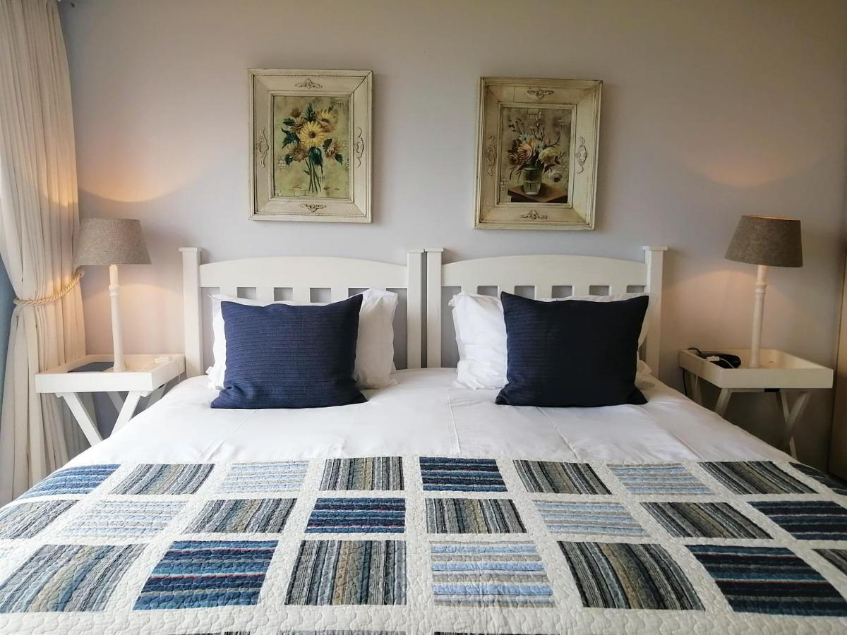Amzee Bokmakierie Guest House Dana Bay Oda fotoğraf